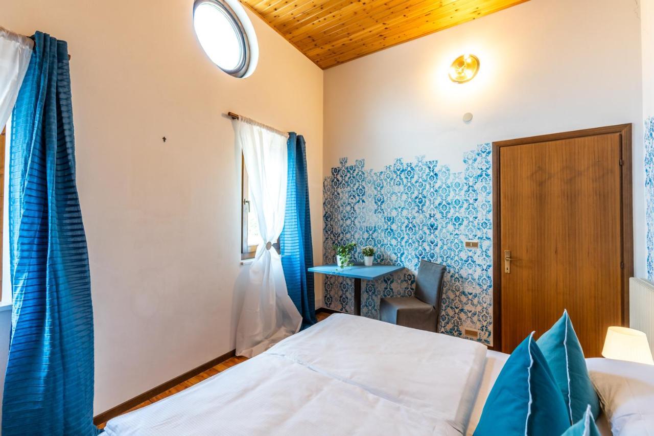Sleep In Venzone Hotel Bagian luar foto